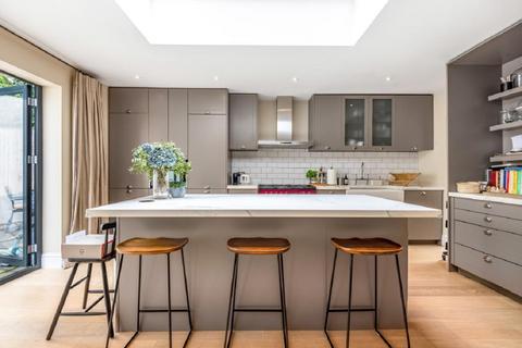 30 Orbel Street, London, SW11 3NZ