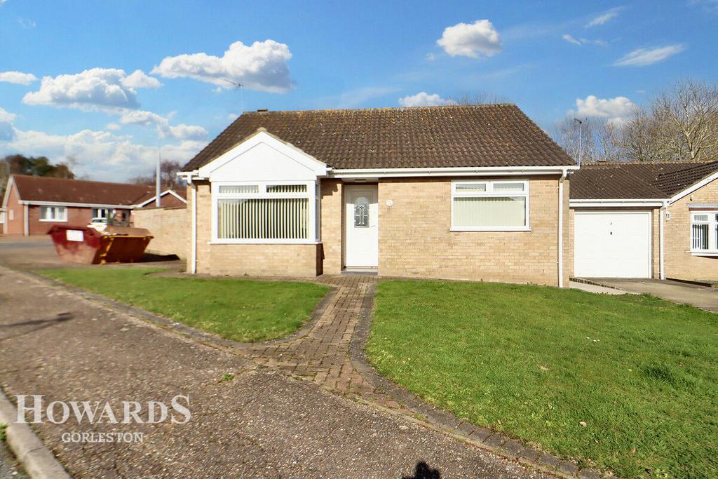 Potters Drive, Hopton 3 bed detached bungalow for sale £290,000