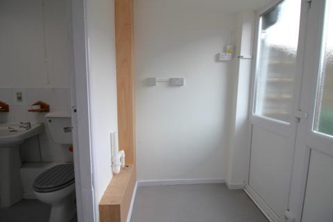 2 bedroom semi-detached house to rent, Sutton Road, Kidderminster, DY11