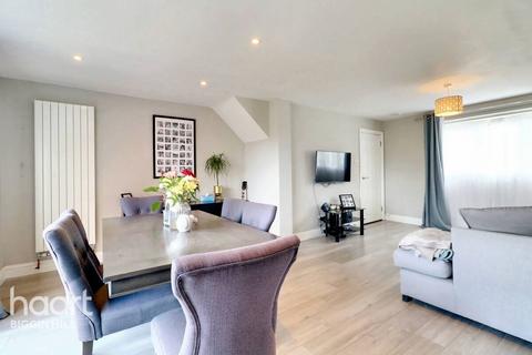 15 Treebourne Road, Biggin Hill, Westerham, TN16 3QW