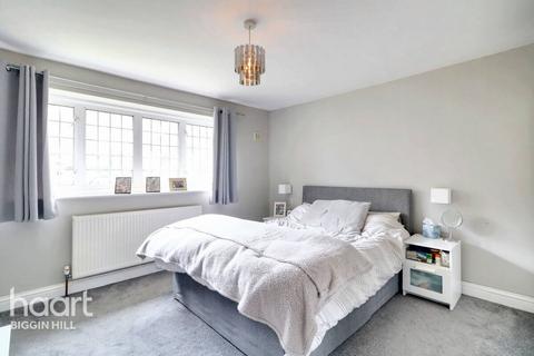 15 Treebourne Road, Biggin Hill, Westerham, TN16 3QW