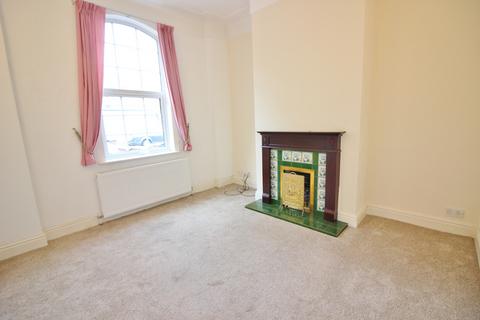 3 bedroom terraced house to rent, Castle Street, Southport, PR9
