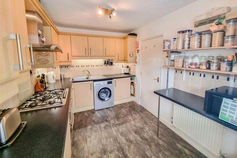 1 Shackleton Close, Ash Vale, Aldershot, GU12 5SB