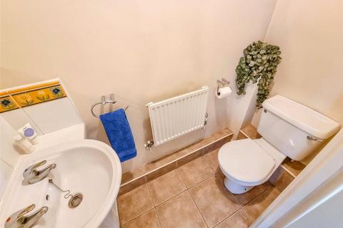 1 Shackleton Close, Ash Vale, Aldershot, GU12 5SB