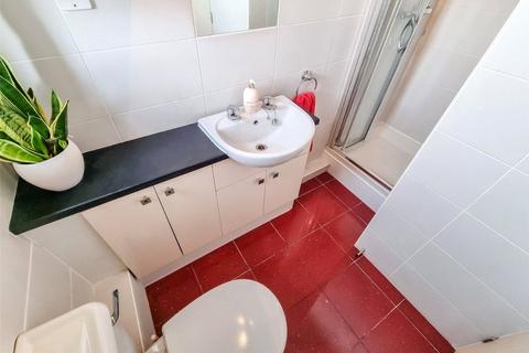 1 Shackleton Close, Ash Vale, Aldershot, GU12 5SB