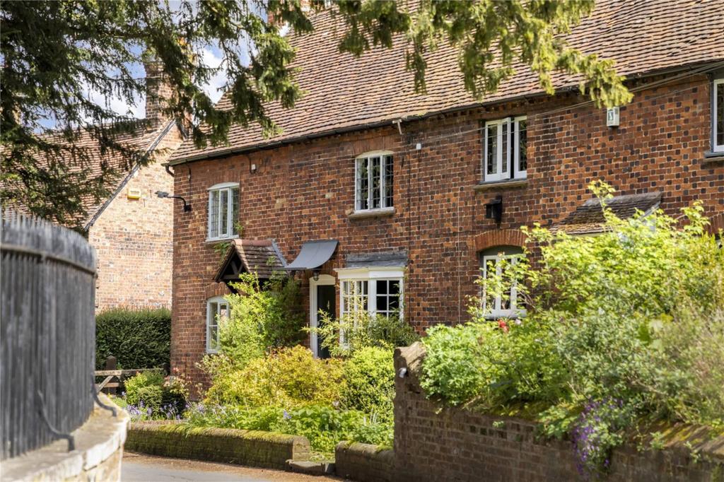 Vicarage Lane, Ivinghoe 3 bed terraced house for sale £585,000