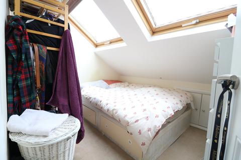 2 bedroom flat to rent - Lynton Road, London, W3