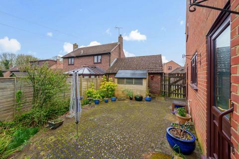 1 Broadhurst Grove, Lychpit, Basingstoke, RG24 8SB