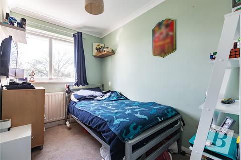 3 bedroom semi-detached house for sale, Linnet Drive, Chelmsford, Essex, CM2