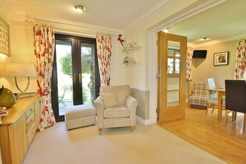 5 Calais Dene, Bampton, OX18 2NR
