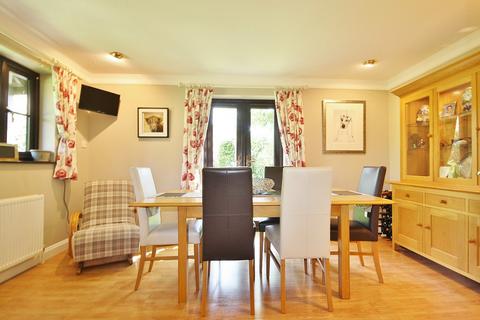 5 Calais Dene, Bampton, OX18 2NR