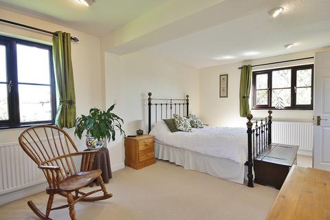 5 Calais Dene, Bampton, OX18 2NR