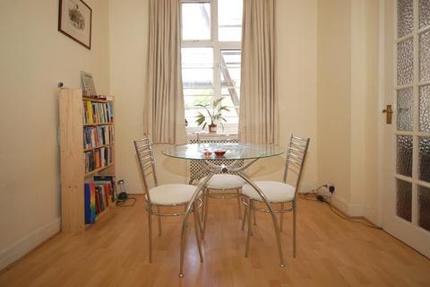 1 bedroom flat to rent, William Court, Hall Road, St Johns Wood, NW8