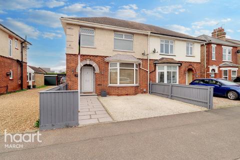 4 bedroom semi-detached house for sale, Wisbech Road, March