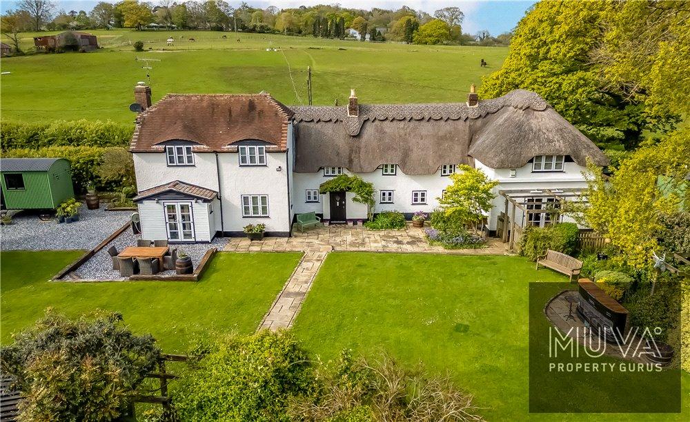 Corfe Mullen, Wimborne, Dorset, BH21 3 bed detached house for sale £