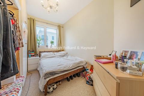 2 bedroom flat to rent, Tooting Grove London SW17