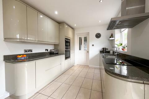 9 Bibury Close, Nailsea, Bristol, BS48 2TQ