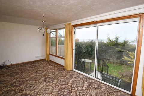 2 bedroom semi-detached bungalow for sale, Sandpiper Road, Whitstable