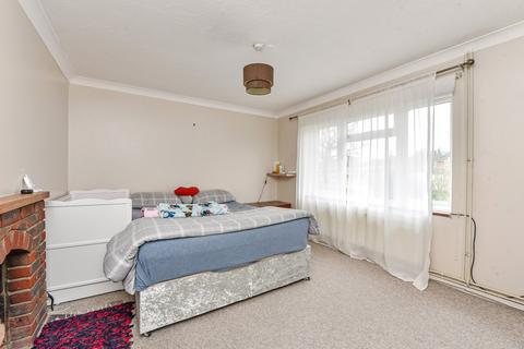 1 bedroom flat for sale, Admers Crescent, Liphook, Hampshire
