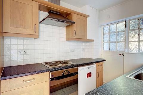 2 bedroom apartment to rent, Fulham Road, London, SW3