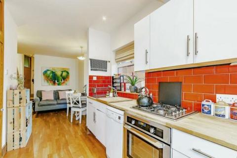 2 bedroom ground floor flat to rent - Temple Road, Croydon