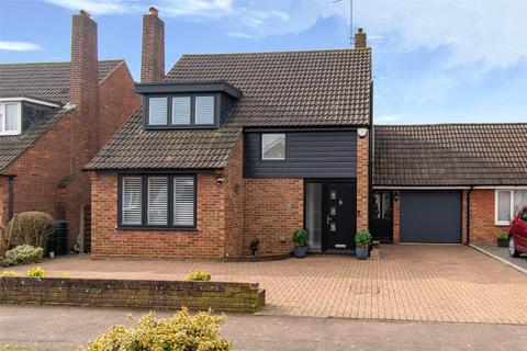 4 bedroom detached house for sale, Carisbrooke Road, Chiswell Green, Hertfordshire, AL2