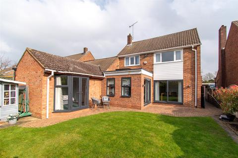 4 bedroom detached house for sale, Carisbrooke Road, Chiswell Green, Hertfordshire, AL2