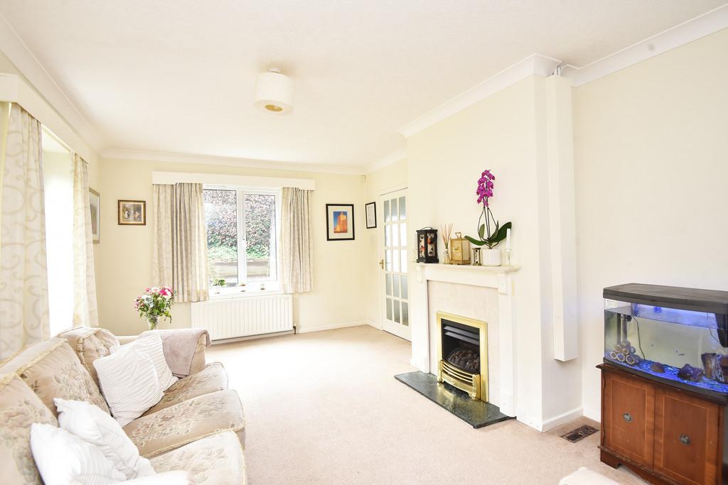 Dorset Close, Harrogate 3 bed semidetached house for sale £380,000