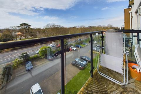 2 bedroom apartment for sale - Admirals House, Gisors Road