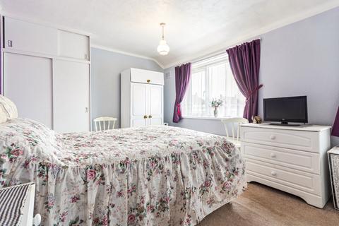 21 Cartledge Avenue, Grimsby, DN32 8ES