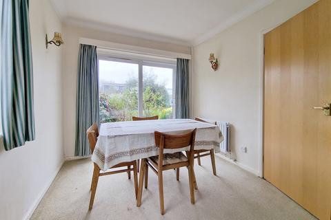 6 Bitterne Way, Lymington, SO41 3PB