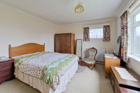 6 Bitterne Way, Lymington, SO41 3PB
