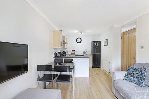 1 bedroom flat for sale, Station Approach, Epping CM16