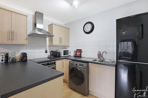 1 bedroom flat for sale, Station Approach, Epping CM16