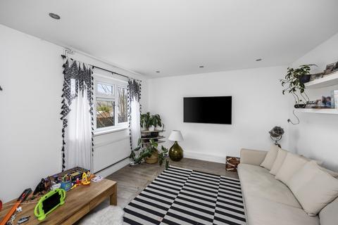 32 Whitehawk Way, Brighton, BN2 5LW