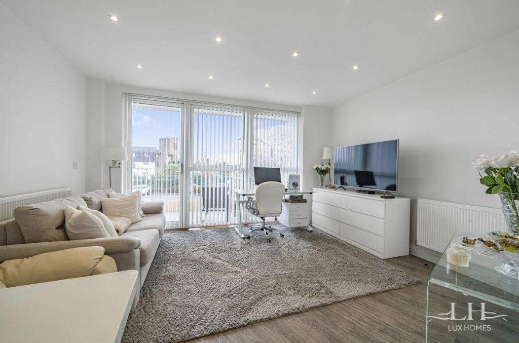 Saddler House, Dagenham 1 bed apartment for sale £230,000