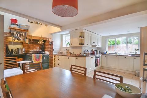 4 bedroom end of terrace house for sale, South Green, Widdington