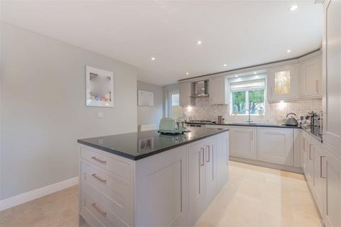 5 bedroom detached house for sale, Amey Gardens, Southampton SO40