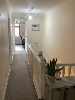 2 bedroom maisonette to rent, Frinton Road, Frinton-on-Sea CO13