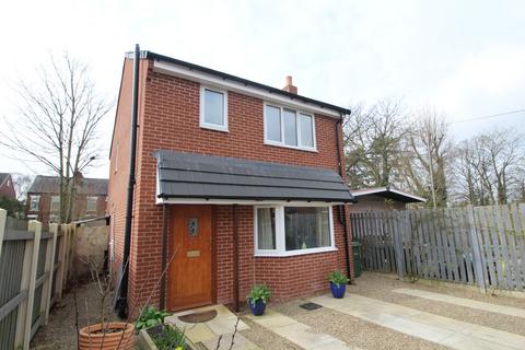 3 bedroom detached house to rent, Edward Street, Altofts