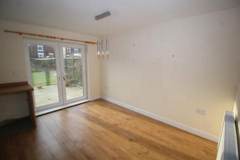 3 bedroom detached house to rent, Edward Street, Altofts