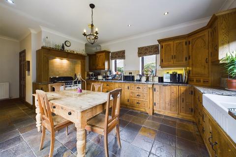 5 bedroom detached house for sale, Pool Lane, Brocton