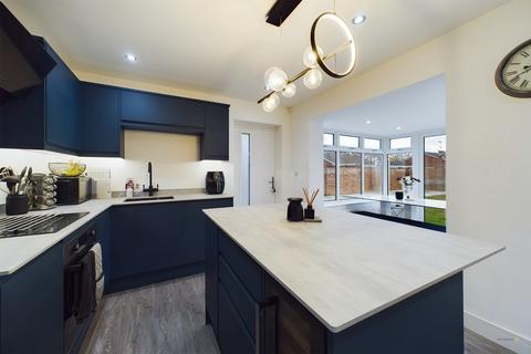 10 Ravens Way, Burton-on-trent, DE14 2JS