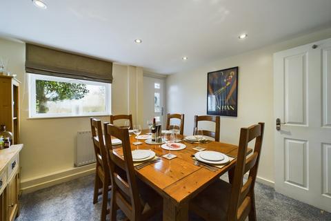 27 Elms Road, Burton-on-trent, DE15 9AQ