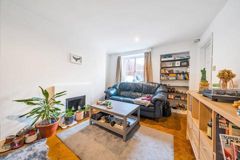 2 bedroom flat for sale, Clapham Common Southside, Abbeville Village, London, SW4