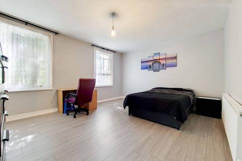 2 bedroom flat to rent, City Road, Angel, London, EC1V