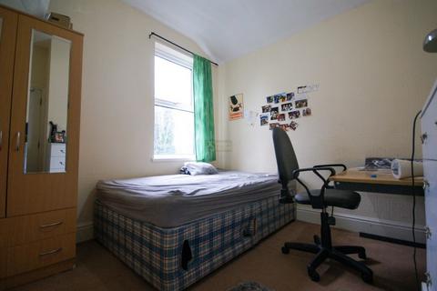 6 bedroom semi-detached house to rent, Oak Tree Lane, Birmingham B29