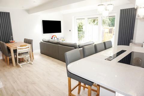 2 Linforth Drive, Sutton Coldfield, B74 2EQ
