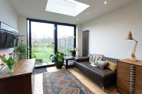 6 Park Close, Strood Green, Betchworth, RH3 7JB