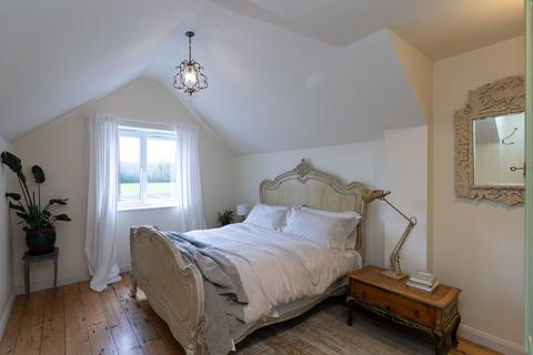6 Park Close, Strood Green, Betchworth, RH3 7JB